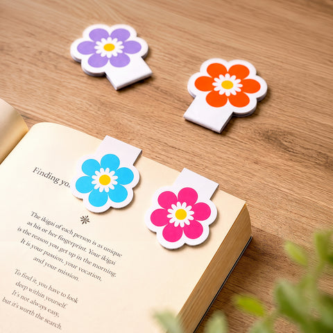 Daisy Bloom Magnetic Bookmarks – Set of 4