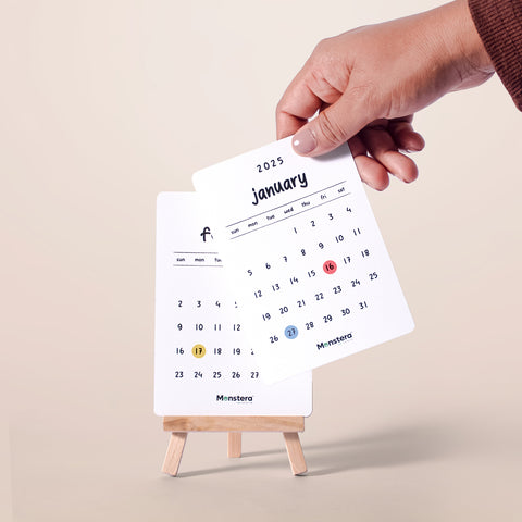Simplify 2025 Desk Calendar