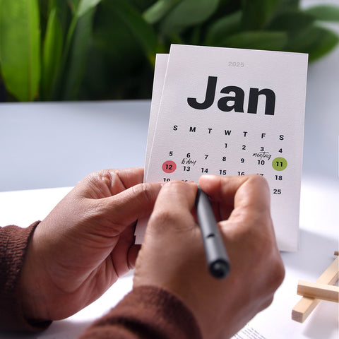 Basic 2025 Desk Calendar