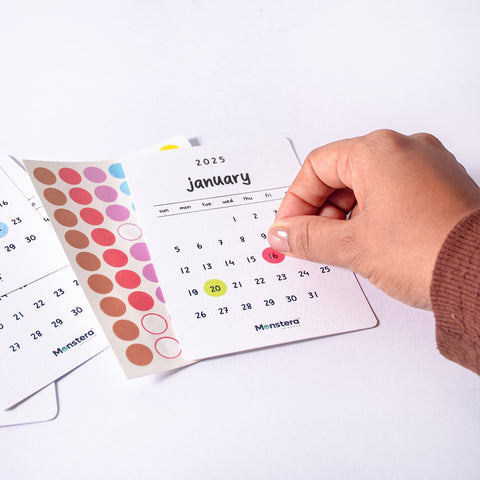 Simplify 2025 Desk Calendar